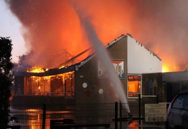 Zeer grote brand in basisschool Het Driespan in Enkhuizen